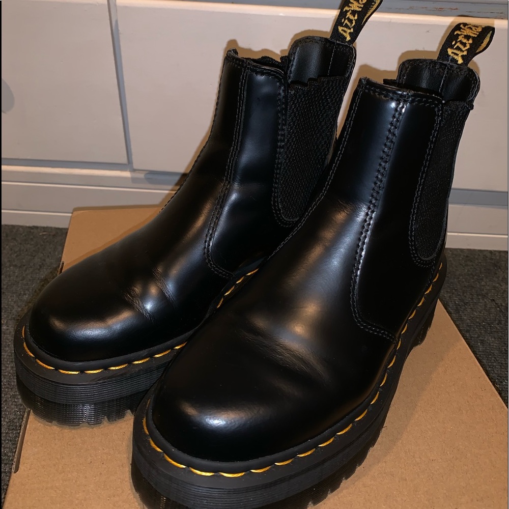 Platform Doc Marten Chelsea boots